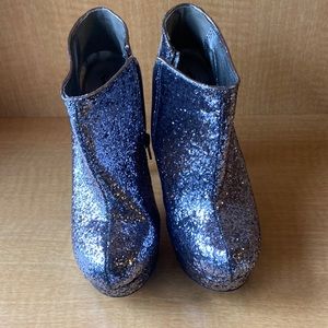 Qupid Womens Silver Glitter Size 7 Heel